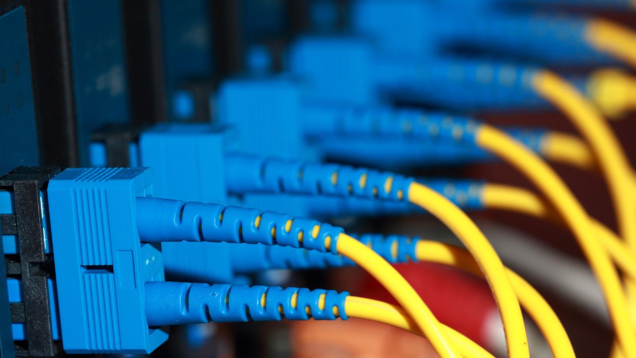 Some Innovative Applications of  Pre-Terminated Fiber Cables in Networks